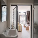 Апартаменты Cozy Getaway For 4 Near The